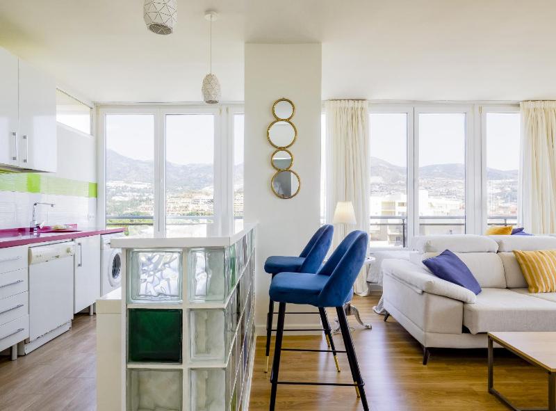 Cubo's Apartment Ronda del Golf Seaview & Parking - image 16