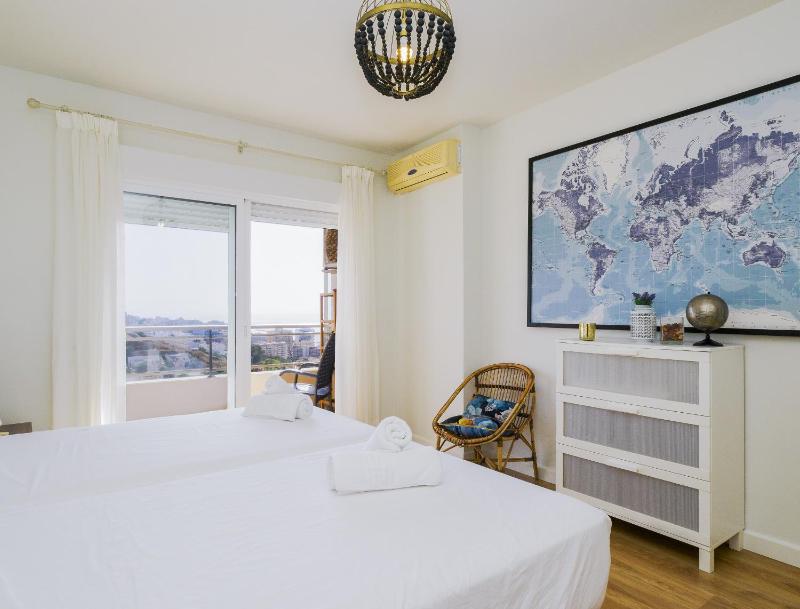 Cubo's Apartment Ronda del Golf Seaview & Parking - image 19