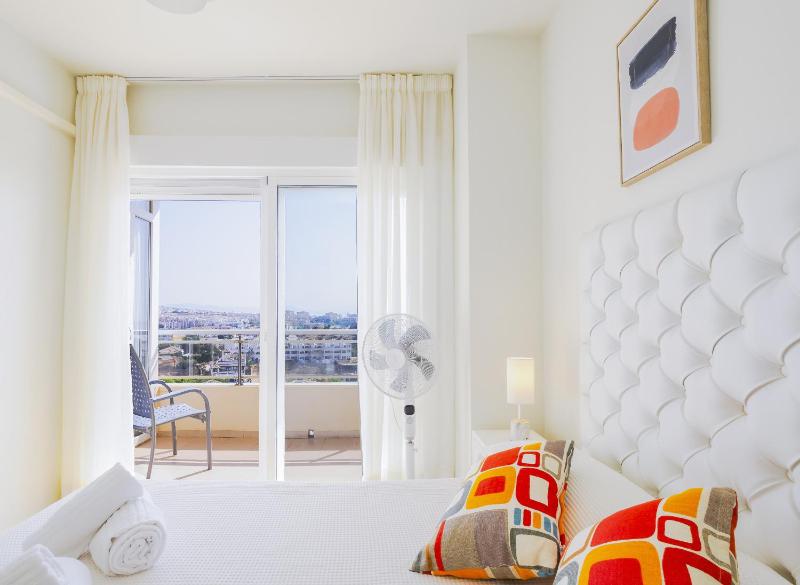 Cubo's Apartment Ronda del Golf Seaview & Parking - image 32