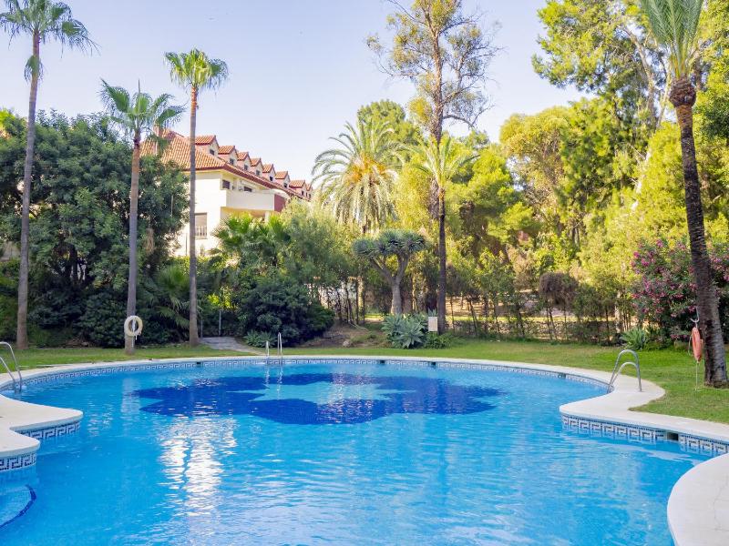 Cubo's Apartment Ronda del Golf Seaview & Parking - image 15