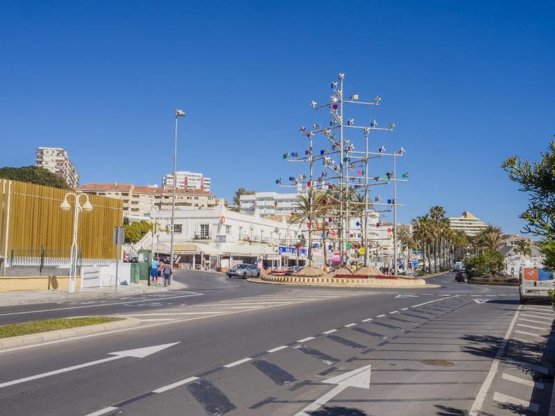 Cubo's Apartment Ronda del Golf Seaview & Parking - image 23