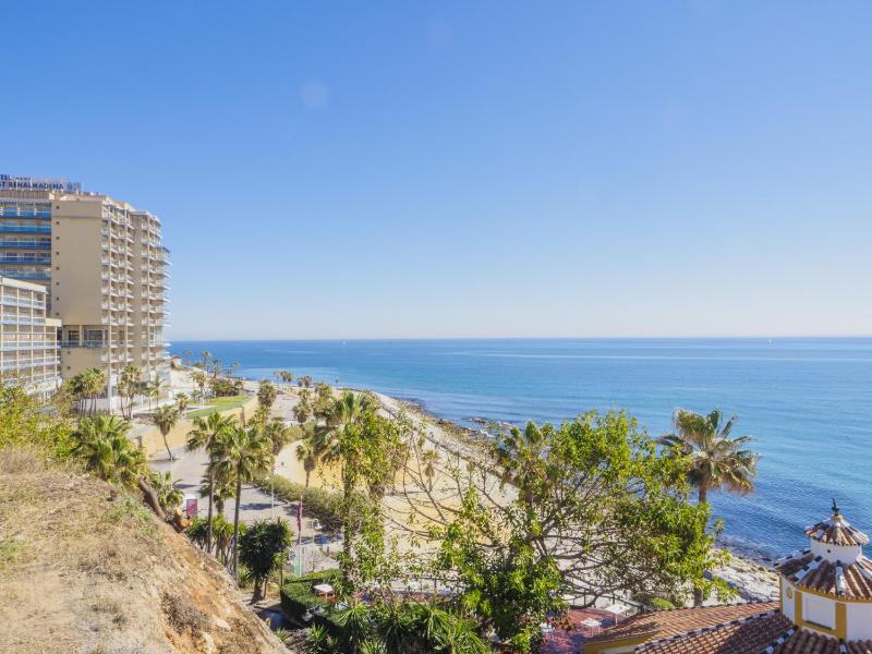 Cubo's Apartment Ronda del Golf Seaview & Parking - image 36