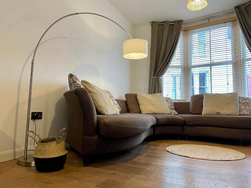Beautiful 2-bed Apartment In The Heart Of The City - image 18