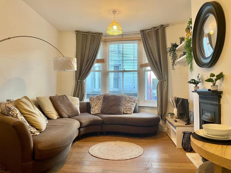 Beautiful 2-bed Apartment In The Heart Of The City - image 25