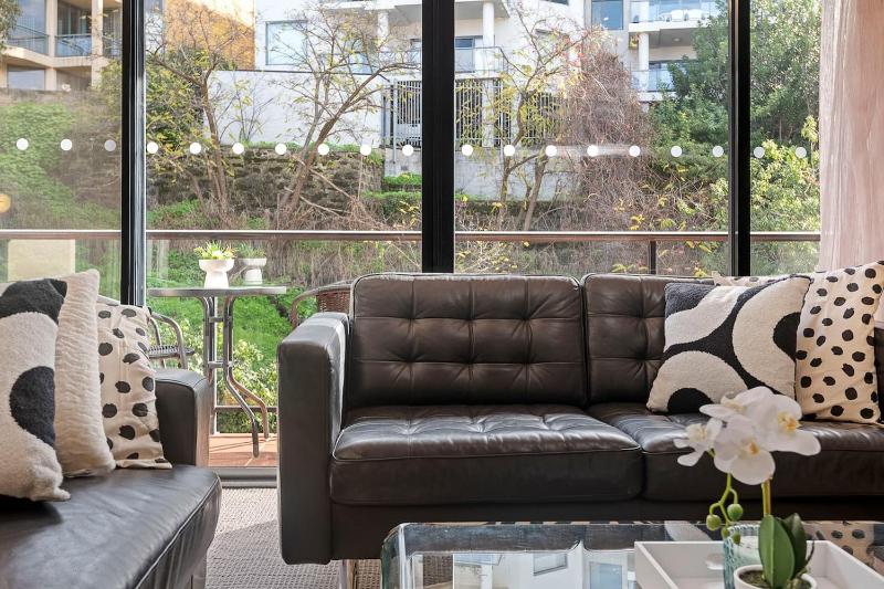 Designer 2BR Near CBD Large Balcony & Views - image 4
