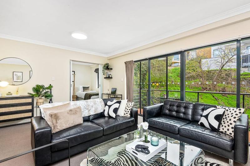 Designer 2BR Near CBD Large Balcony & Views - image 13