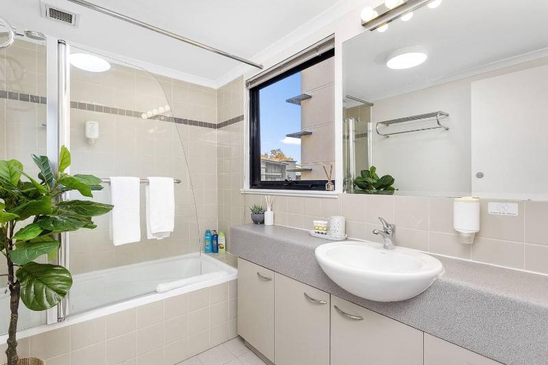 Urban Boho Chic 2BR Retreat w Balcony Perth CBD - image 4