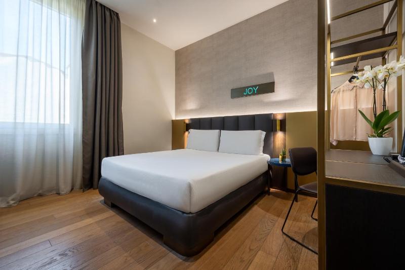 Economy Double Room image 2