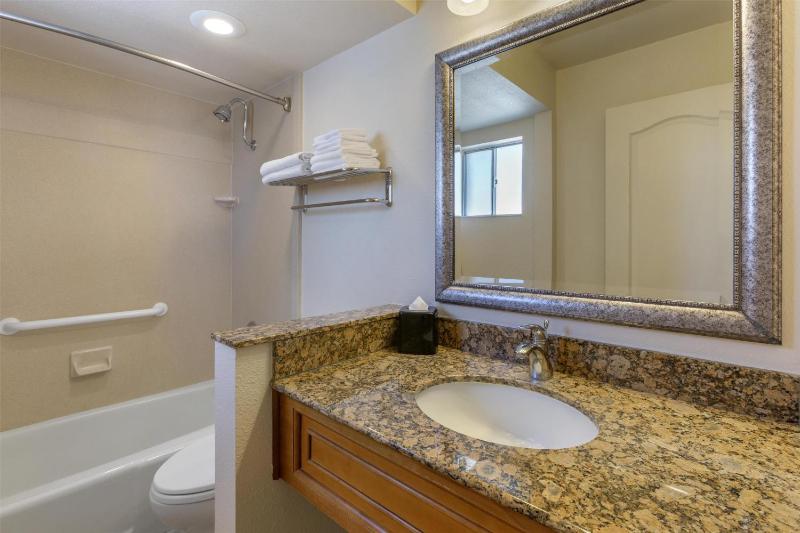 Family Suite - Non-Smoking image 2