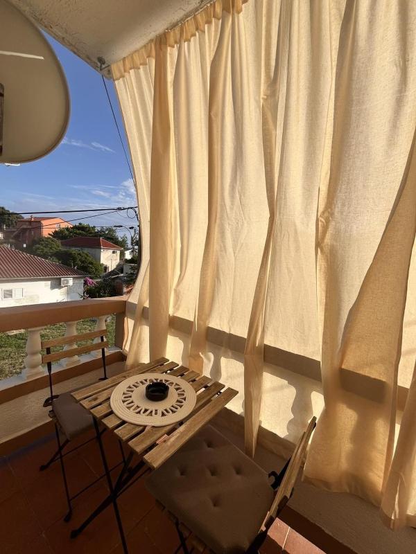 One-Bedroom Apartment image 2