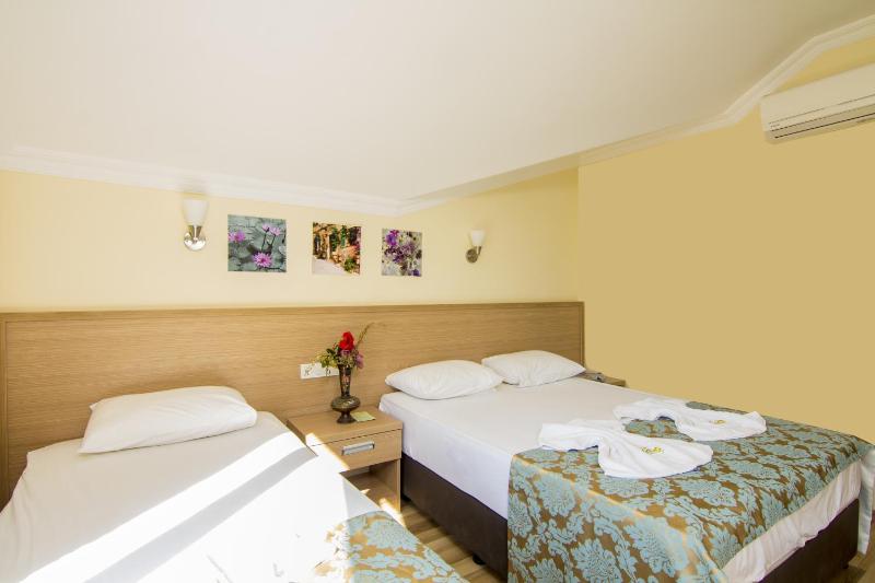 Triple Room image 3