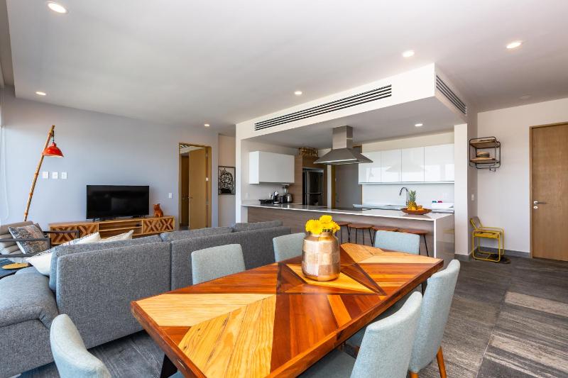 Ocean view condo - Beach pool & jacuzzi! - image 15