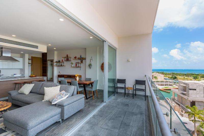 Ocean view condo - Beach pool & jacuzzi! - image 4