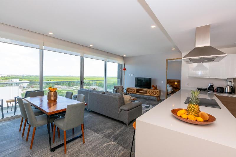 Ocean view condo - Beach pool & jacuzzi! - image 11