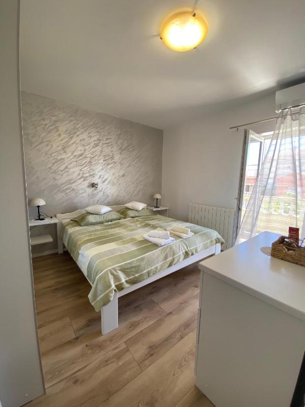 Double Room with Balcony image 1