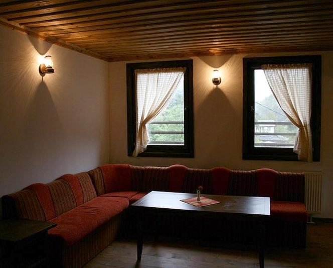 Studio (3 Adults) image 2