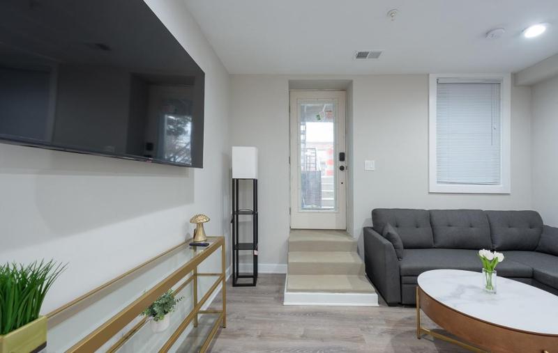 NICE 1BR Apartment near Metro - image 1