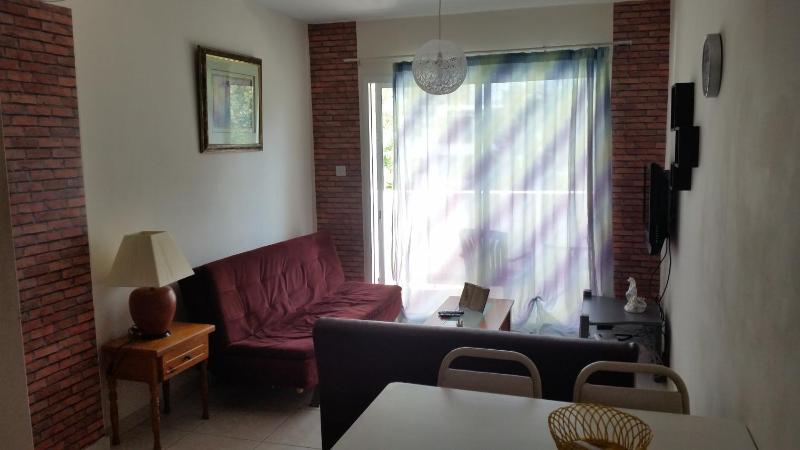 Luxury Single Room image 3