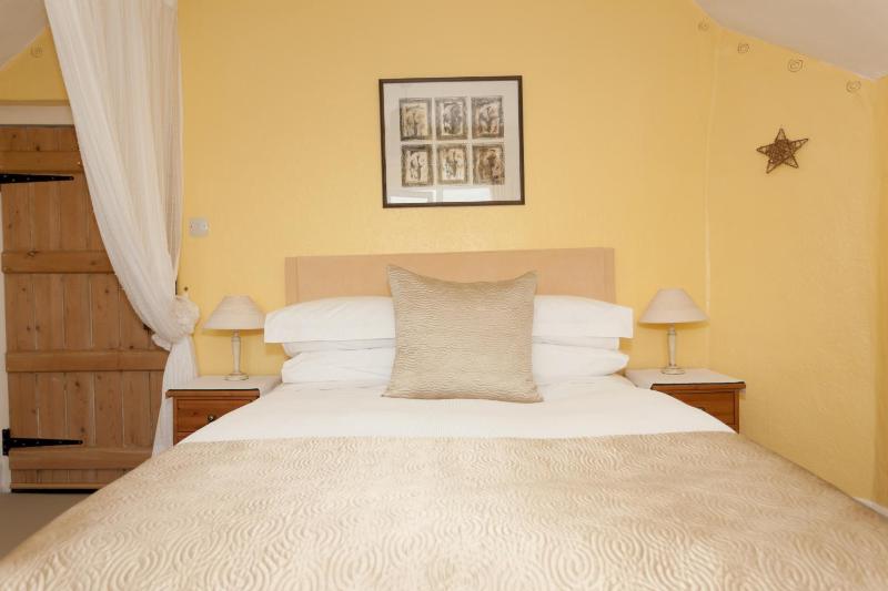 Superior Double Room image 4