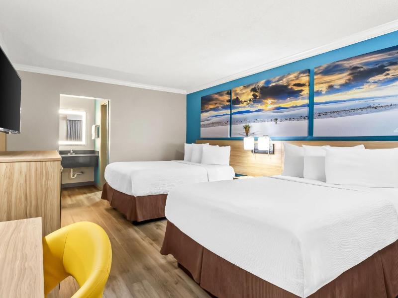 Double Room with Two Double Beds - Non-Smoking image 3