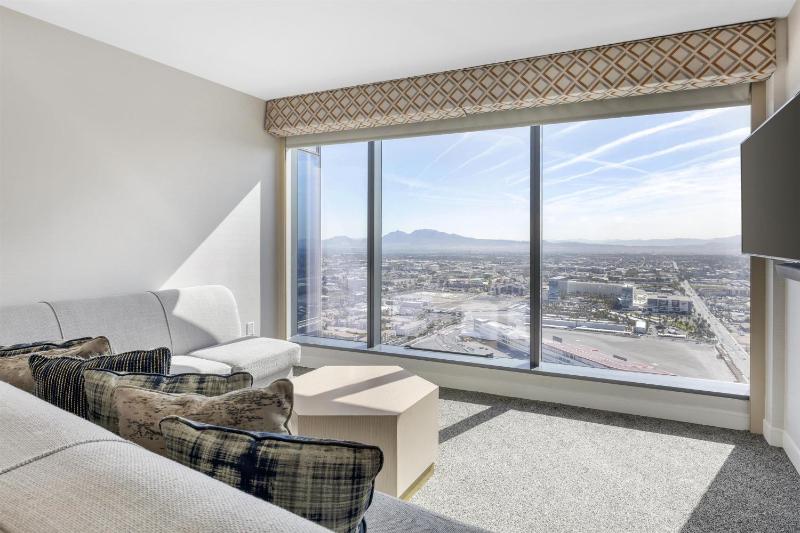 Premier Two-Bedroom Suite image 1