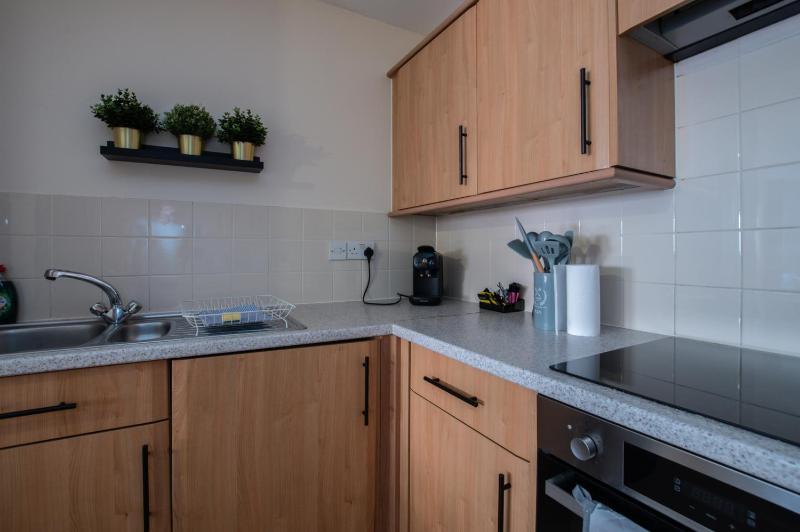 1-Bed Central Apartment in Bournemouth 5 mins to the beach - image 14