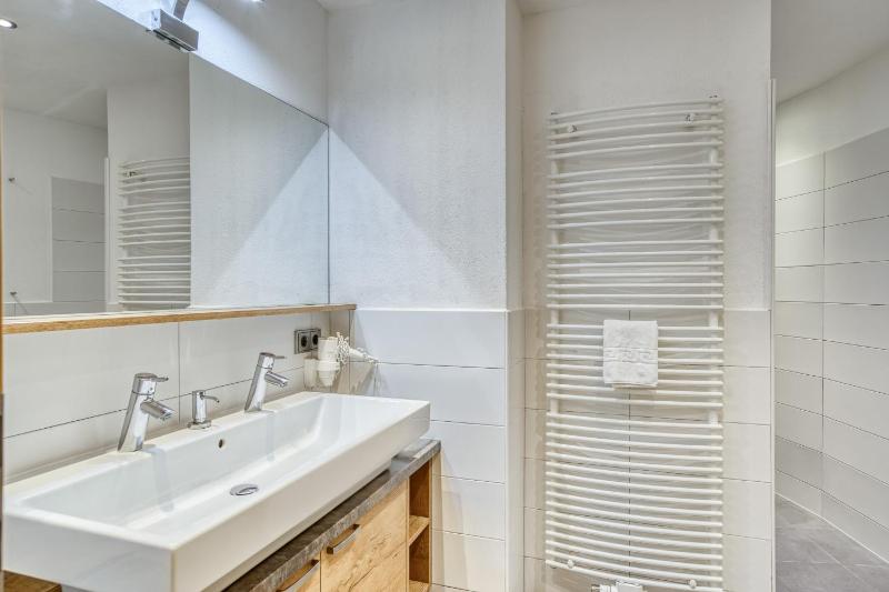 Three-Bedroom Apartment image 4