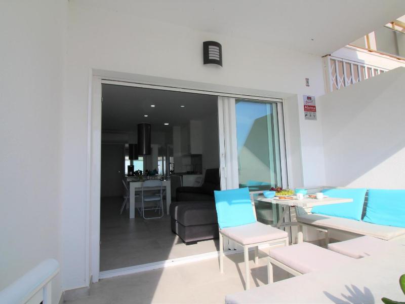 Estudio acogedor con terraza y parking incluido - ES-258-33 - image 21