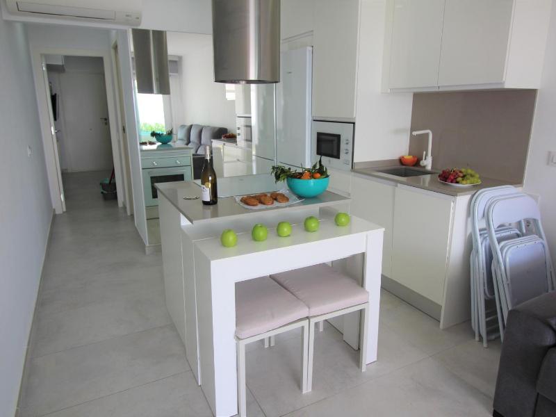 Estudio acogedor con terraza y parking incluido - ES-258-33 - image 20