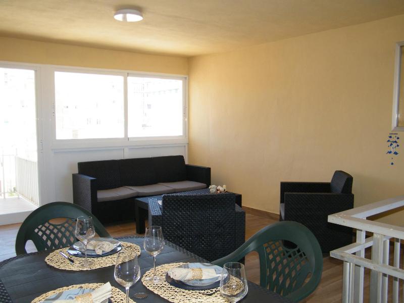 Playa de Gandia apartamento renovado en primera linea con terraza aire acondicionado y parking - ES-314-22 - image 23