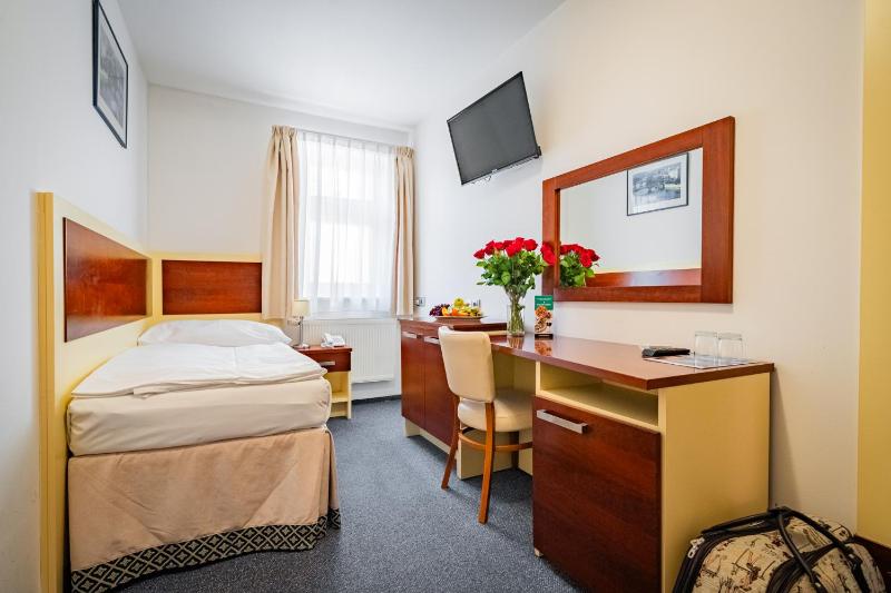 Comfort Single Room image 3