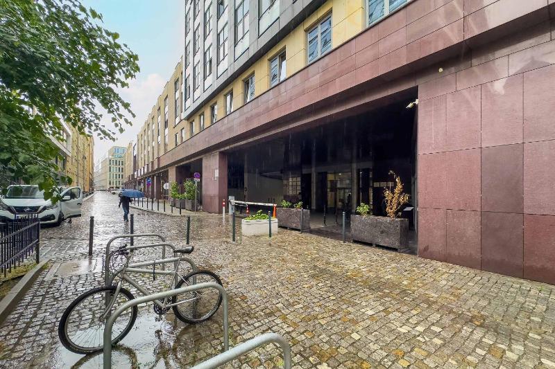 Bright Studio with Air Conditioning and Parking by Noclegi Renters - image 10