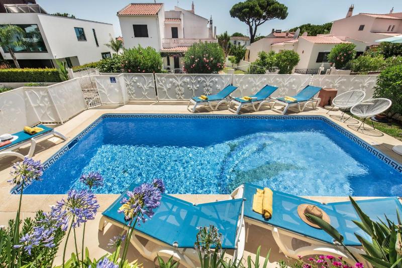 Charming Villa With Private Pool in Vibrant Vilamoura Free AC and Wifi - image 35