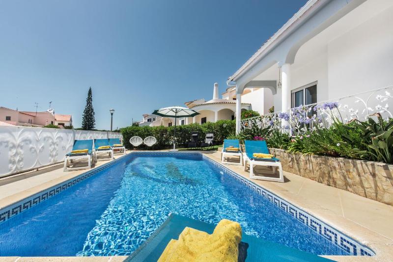 Charming Villa With Private Pool in Vibrant Vilamoura Free AC and Wifi - image 13