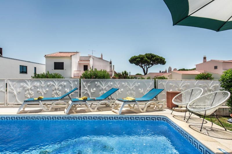 Charming Villa With Private Pool in Vibrant Vilamoura Free AC and Wifi - image 10