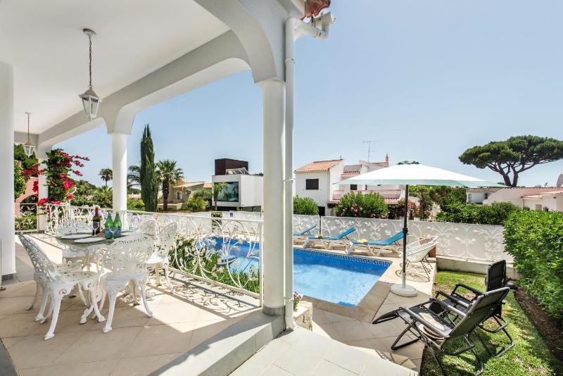 Charming Villa With Private Pool in Vibrant Vilamoura Free AC and Wifi - image 18
