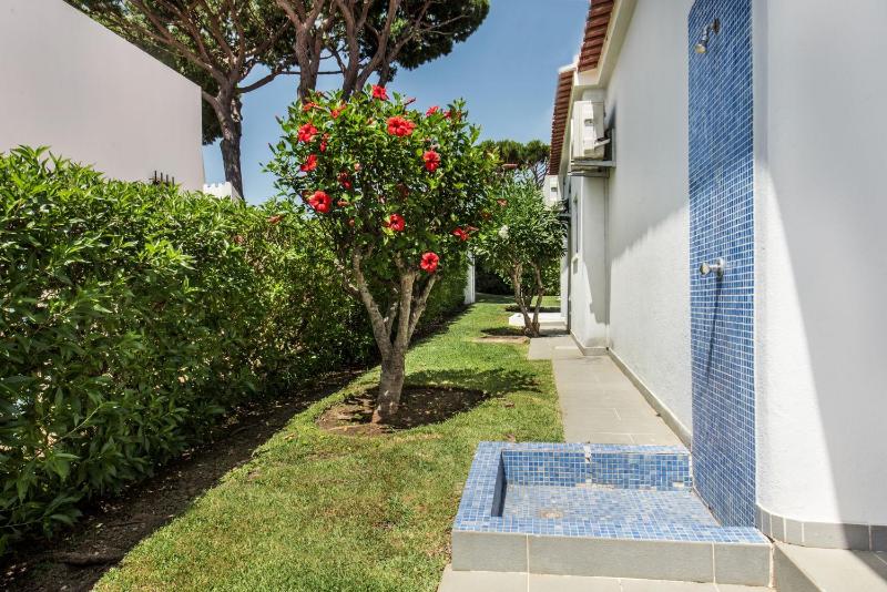 Charming Villa With Private Pool in Vibrant Vilamoura Free AC and Wifi - image 7