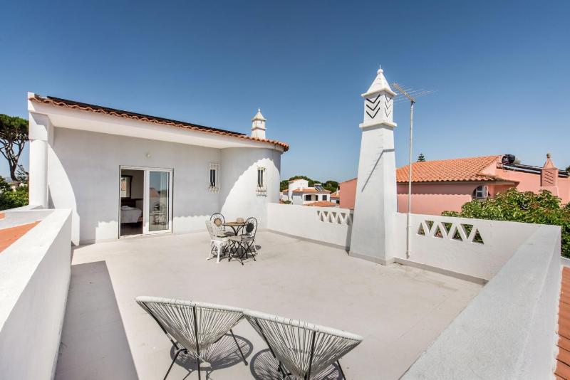 Charming Villa With Private Pool in Vibrant Vilamoura Free AC and Wifi - image 25