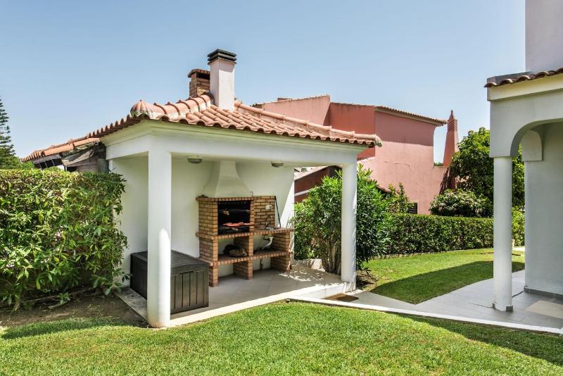Charming Villa With Private Pool in Vibrant Vilamoura Free AC and Wifi - image 24