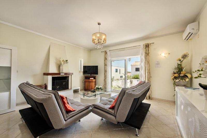 Charming Villa With Private Pool in Vibrant Vilamoura Free AC and Wifi - image 36