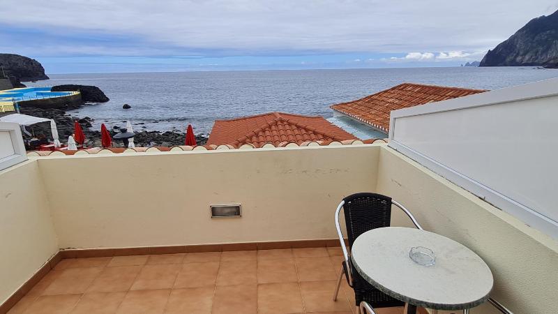 Standard Double or Twin Room with Sea View image 3