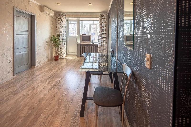 One-Bedroom Apartment image 2