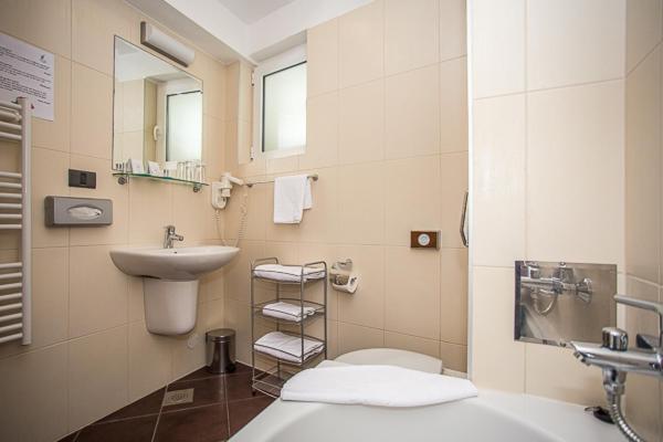 Junior Suite with Sea View image 3