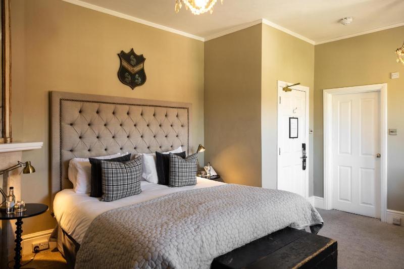 Premium Double Room image 1