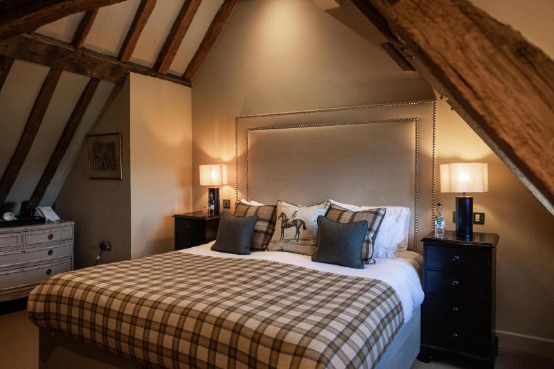 Deluxe Double Room image 3