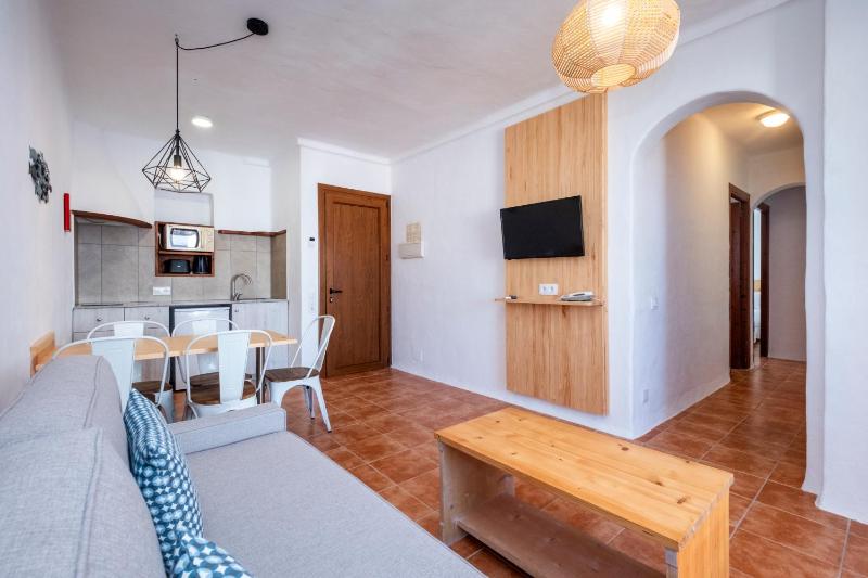 One-Bedroom Apartment image 4