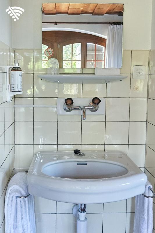 Triple Room with Shower image 2
