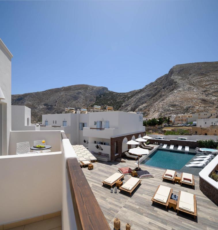 Superior Room with Pool or Mountain View image 1