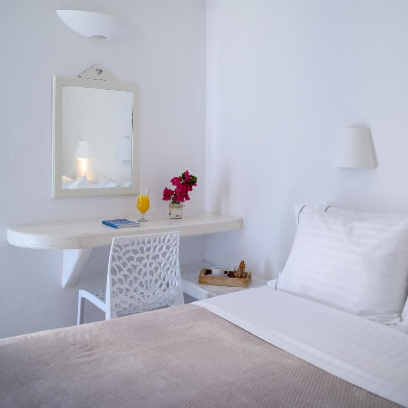 Superior Room with Pool or Mountain View image 4