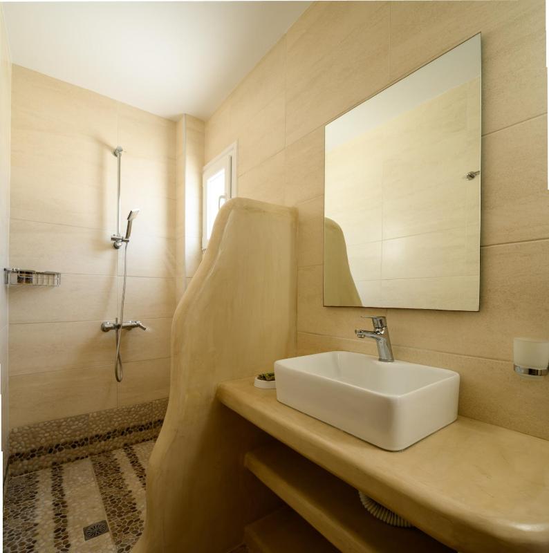 Standard Room with Garden View image 1